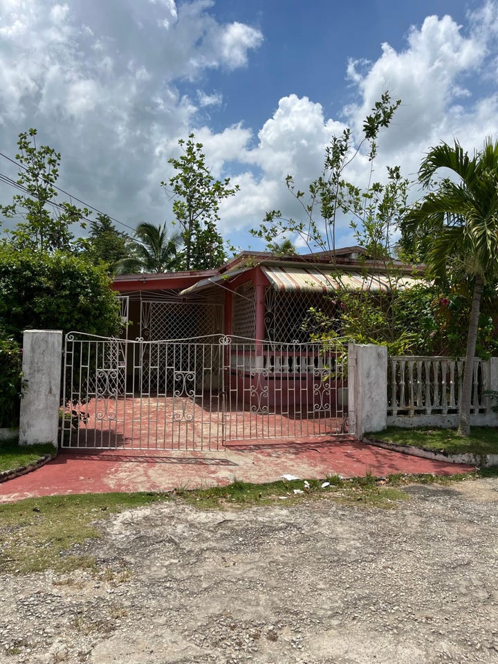 14 LONGWOOD CONTEMPORARY CLO, Santa Cruz, St. Elizabeth