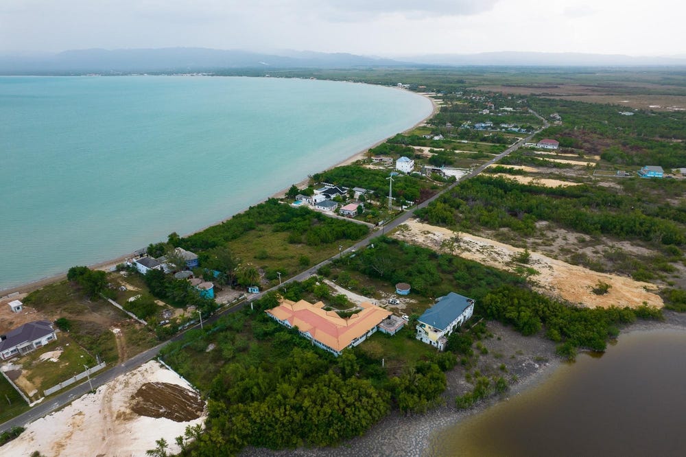 EVERGLADES CENTER BLACK R