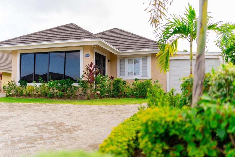 CALLALOO AVENUE, THE CREST