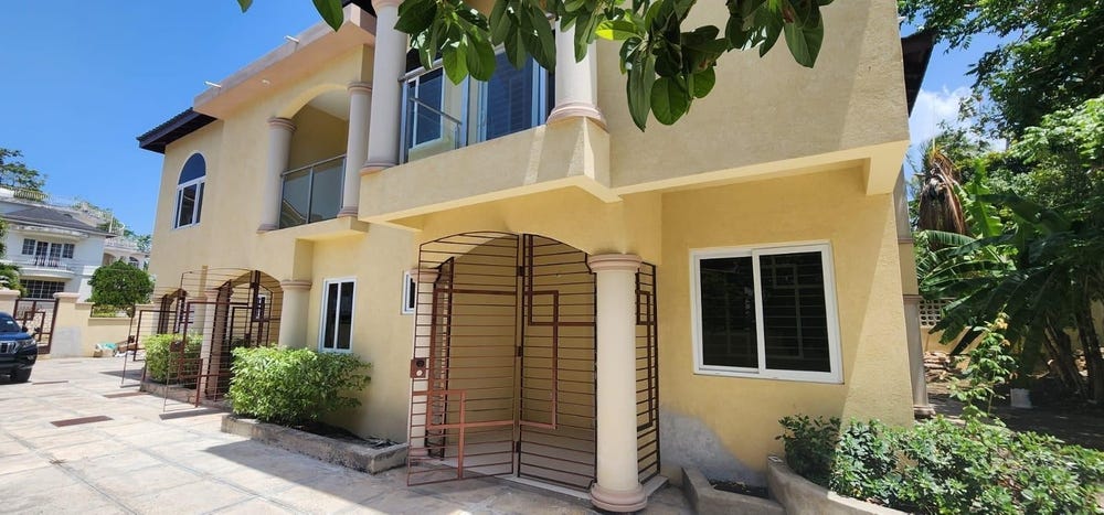 578 ARCADIA AVENUE unit: 1, Westgate Hills, St. James