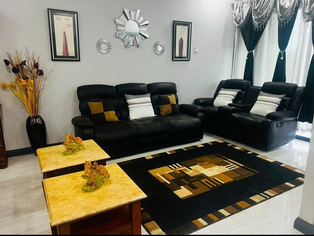 SUNSET DRIVE, KINGSTON 8