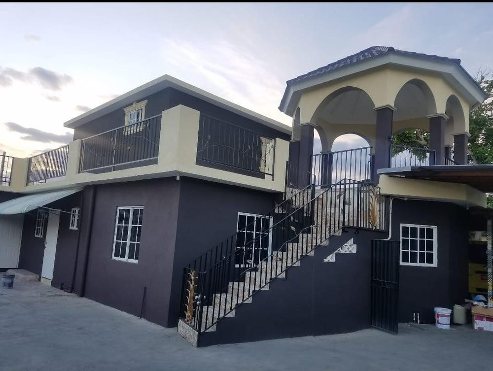 TWICKENHAM DRIVE, GREENDA