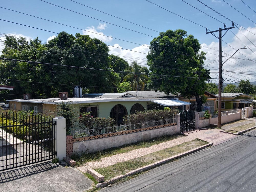 81 GORDON BOULEVARD, Ensom City, St. Catherine