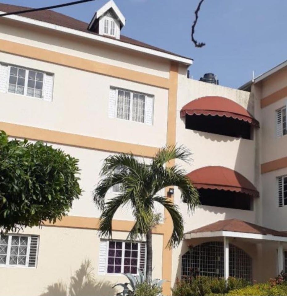 MERRIVALE CLOSE unit: 10, Kingston 8, St. Andrew
