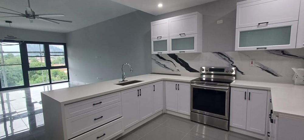 WELLINGTON DRIVE, KINGSTO