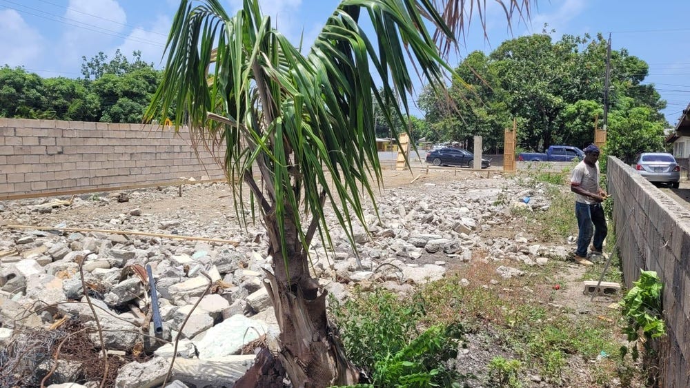 SPRING FIELD AVENUE , ST