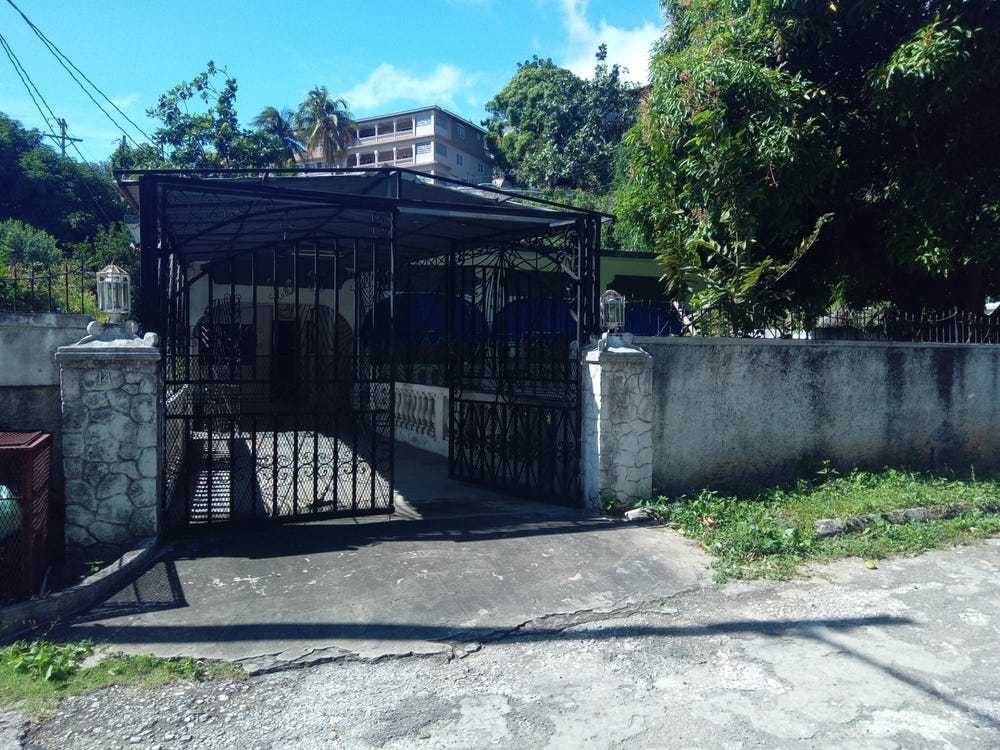 14 E GREAT HOUSE CIRCLE, Kingston 19, St. Andrew