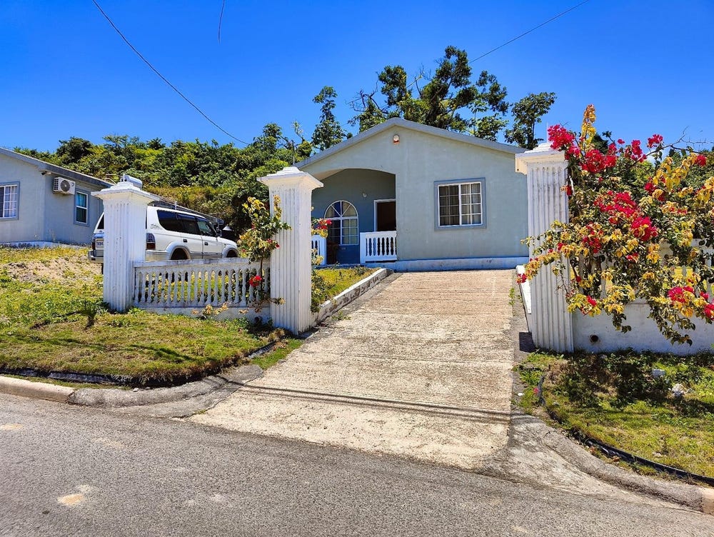 627 CAMELOT BOULEVARD, Discovery Bay, St. Ann
