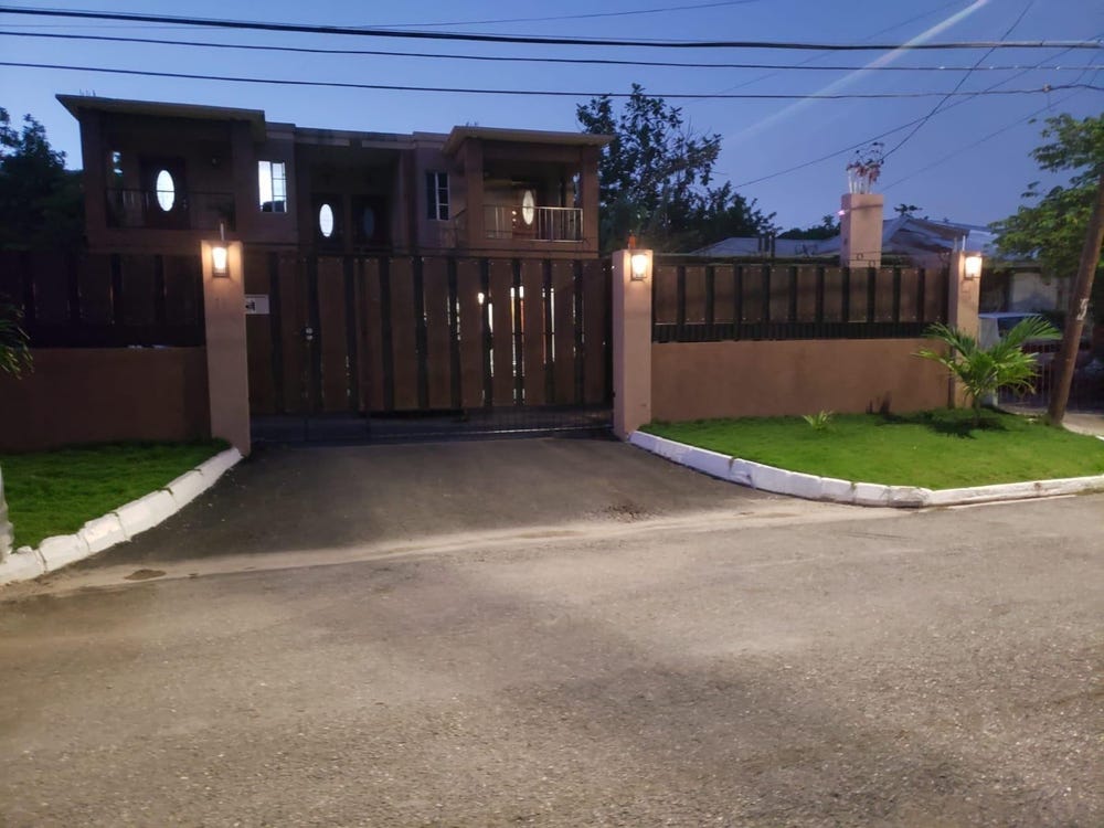 16 WARMINISTER AVENUE, KINGS unit: 2B, Kingston 20, St. Andrew