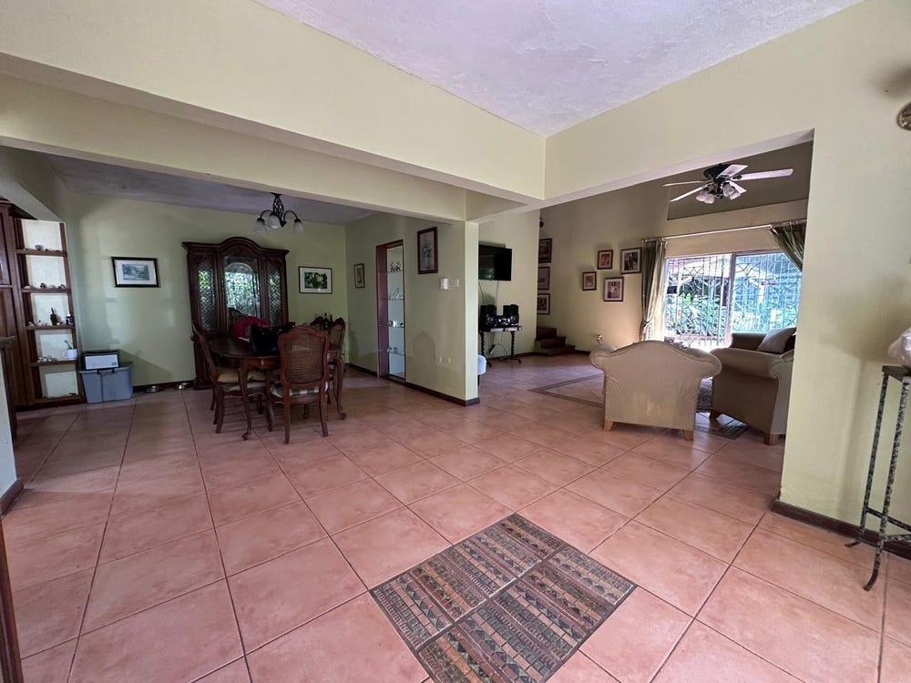4 MOUNTAIN SPRING DRIVE, Kingston 6, St. Andrew
