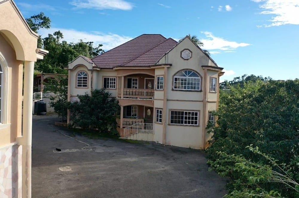 STRATA LOT NO. 3 WALTHAM, Mandeville, Manchester
