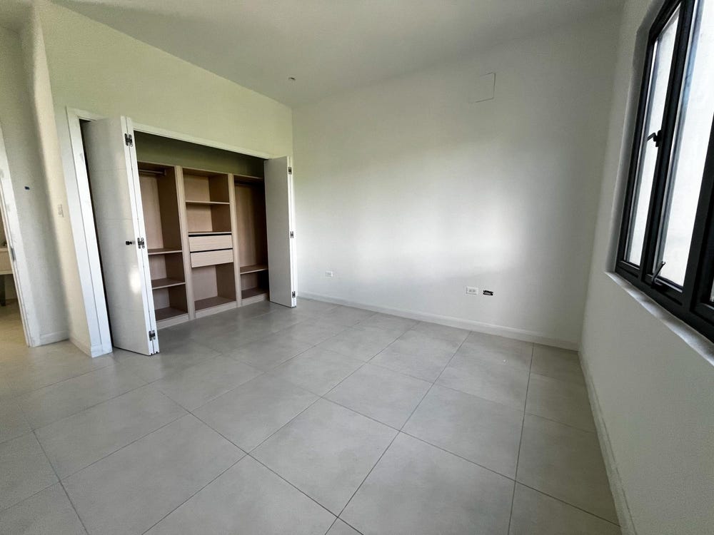 READING PEN, ST. JAMES