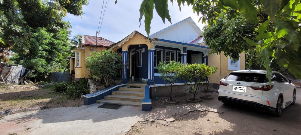 3A LINCOLN ROAD, Kingston 5, St. Andrew