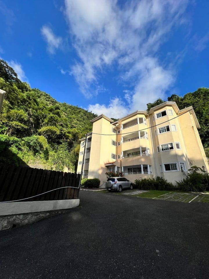 SELENA ARMS, BELCOUR LODG