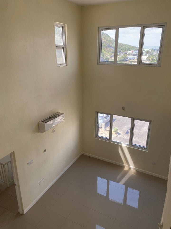 BAY FRONT VILLAS AND APT