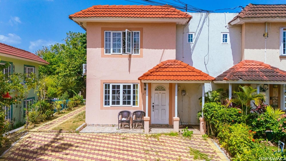 EAST MOUNTAIN PRIDE AVENU