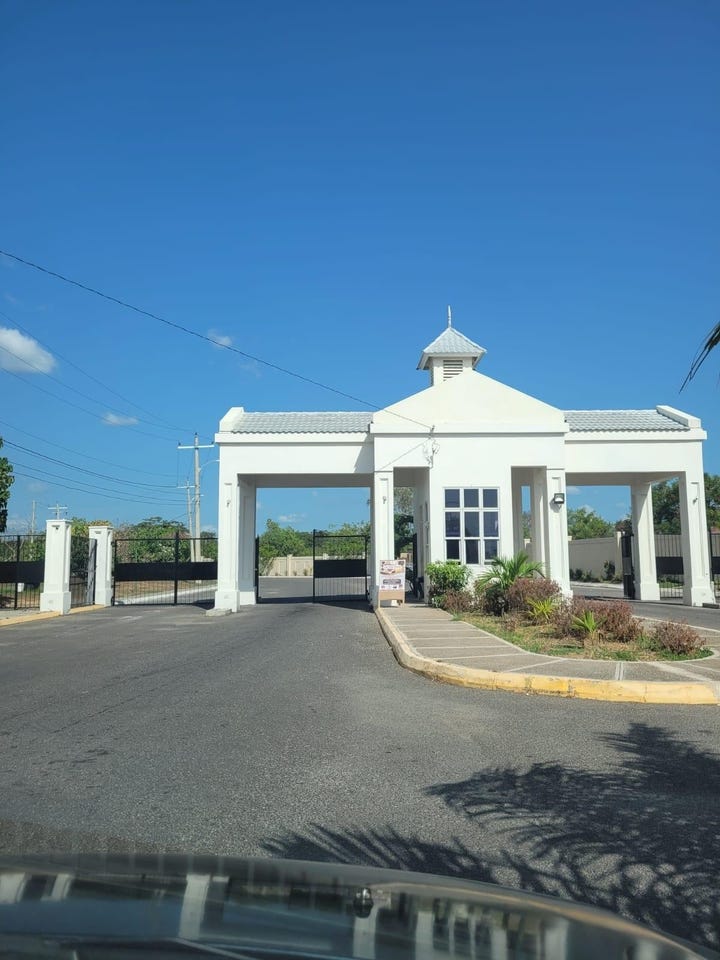 ORCHARDS ESTATE INNSWOOD