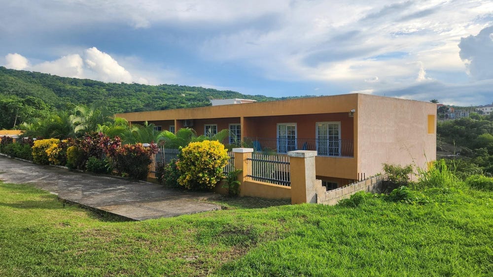 FAIRVIEW AVE, MONTEGO BAY