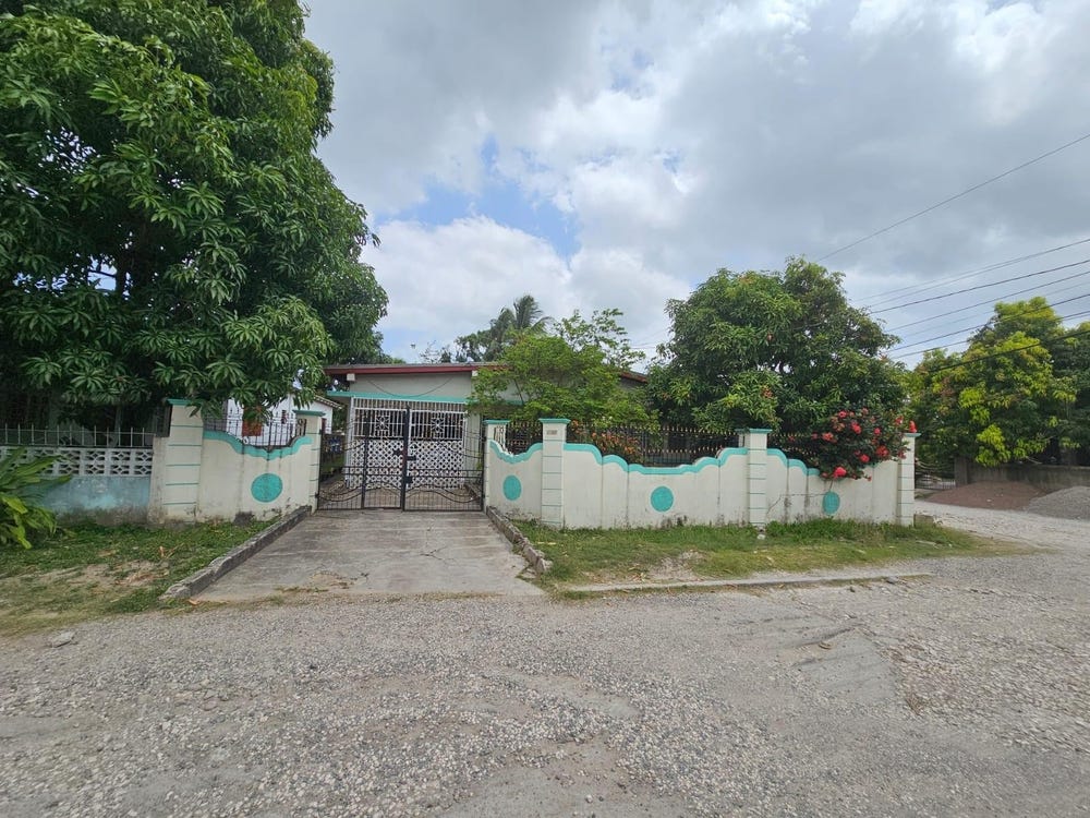 CLAYTON CRESCENT, Spanish Town, St. Catherine