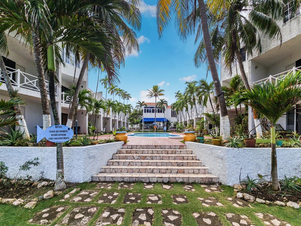 CHRISANNS BEACH RESORT, Tower Isle, St. Mary Parish