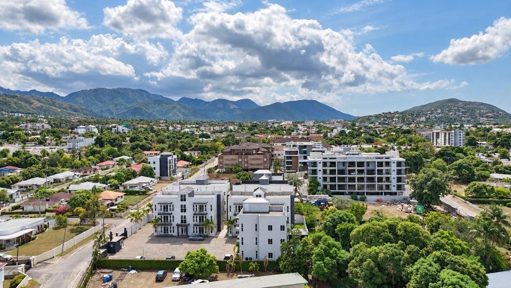 9-10 HALIFAX BARBICAN KINGSTON, Kingston 6, St. Andrew
