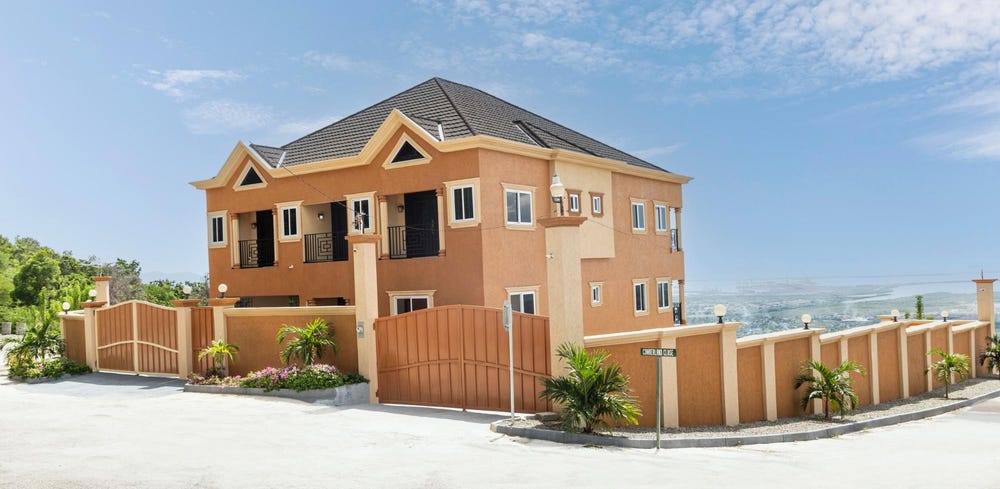 202 TOM CRINGLE DRIVE