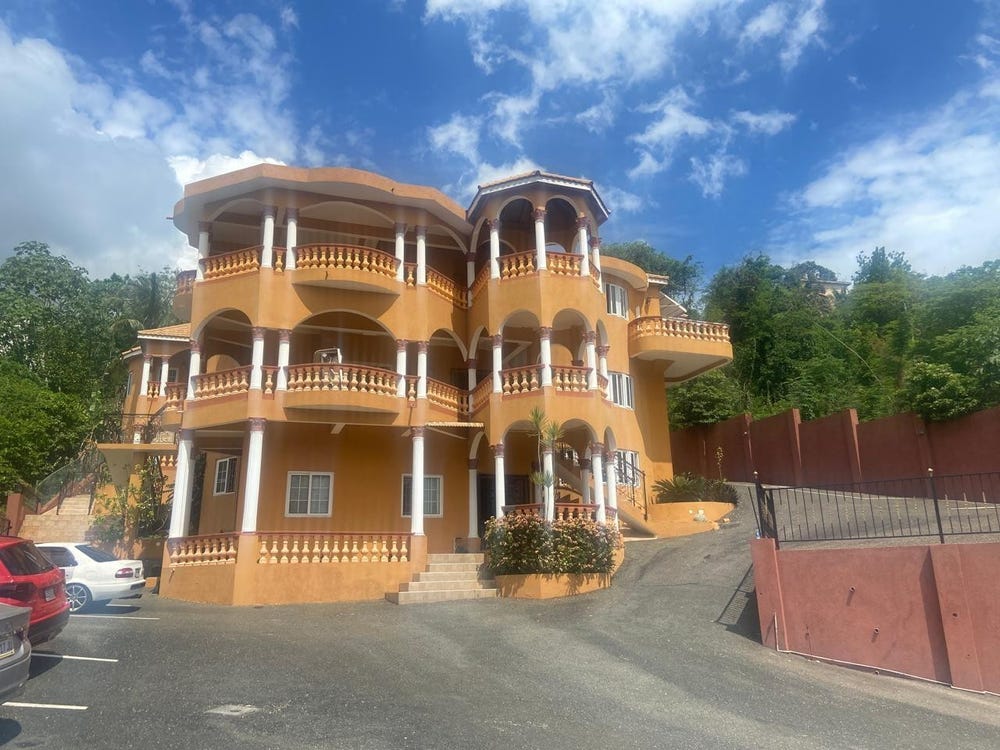 STILDON MANOR , SMOKEY VA