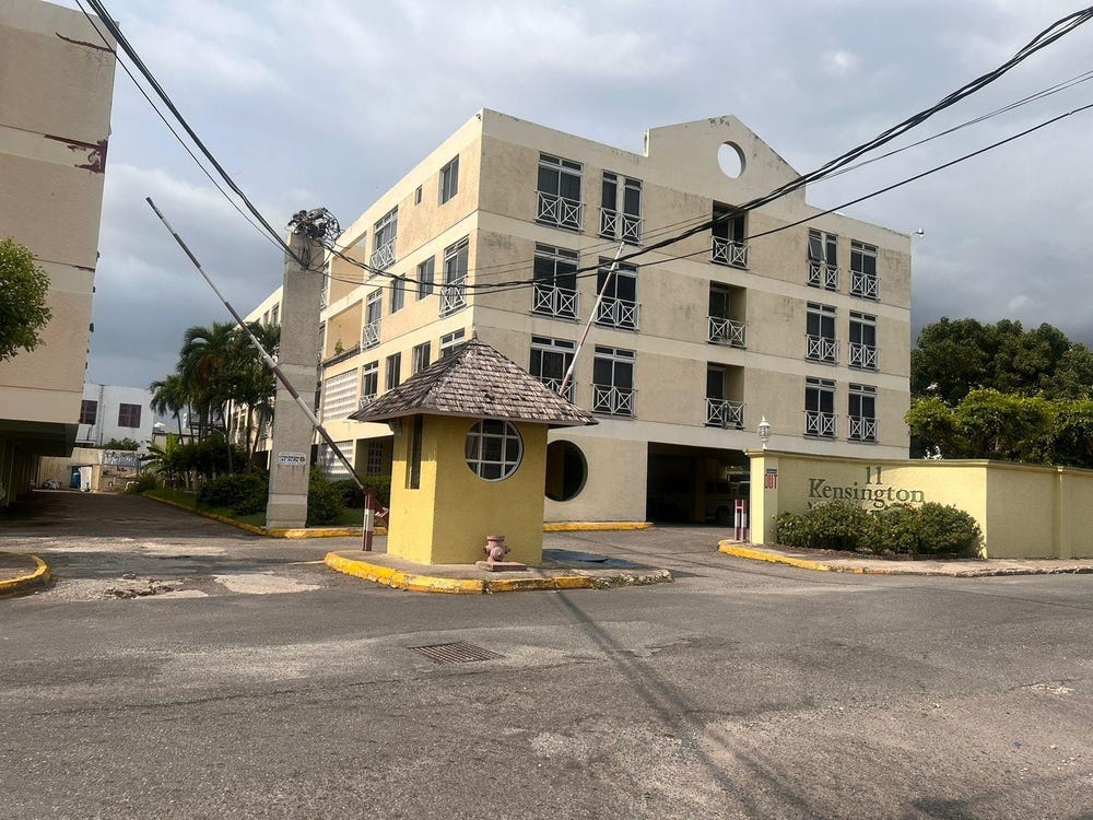 9 KENSINGTON CRESCENT